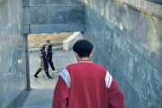 男子腹部纹身讲究什么？解析传统与现代的结合