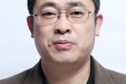 周鸿，寓意美好未来的名字
