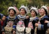 苗族算命为什么要拿衣服，传统习俗与文化内涵