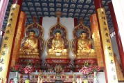 一个能感受寺庙的灵性力量，从寺庙求签看个的连接