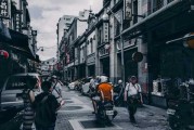街头算命的人，解读命运的神秘与现实