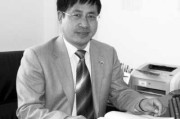 好，用户让我写一篇关于赵子龙救阿斗求签的文章，标题和内容都要写。首先，我需要确定标题，得吸引人又准确。赵子龙救阿斗，这其实是历史上真实的事件，但后来被刘禅改写成求签，所以标题可以突出这个转折