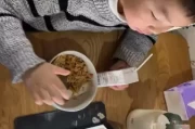 接下来，我得分析水虎宝宝这个名字的含义。水代表温柔、智慧，虎则象征力量、勇气。结合这两个元素，取名时可以突出宝宝的温柔和坚强，同时带有文化内涵