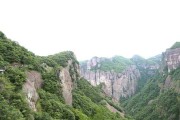 奇峰突起，解析崎字取名字的深层含义与吉凶