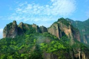 乐清龙贡寺求签多少钱？透明，寺庙求签服务全解析