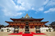 部分。我得先介绍宝林寺的基本情况，比如它位于哪里，历史背景，以及为什么求签在寺庙里很重要。，详细解释求签的过程，包括准备、方法、步骤，可能还要提到不同地区的求签方式，比如北方和南方有什么不同