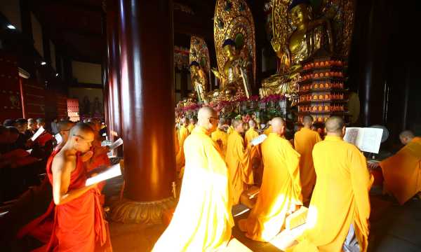 在寺院中祈福，一场心灵的静谧之旅,寺庙,祈福,第1张