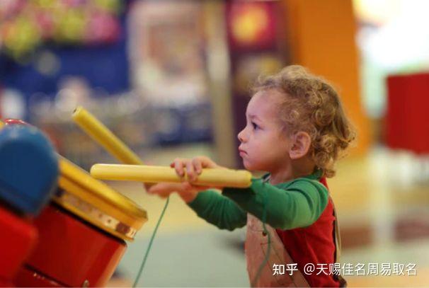 孟氏兔宝宝取名指南，听起来好听又寓意深远,传统与现代,文化传承,宝宝取名,第1张