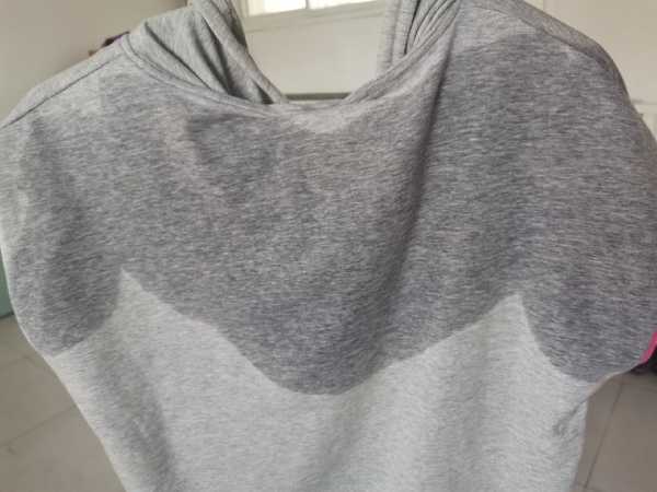 梦见折湿衣服，预示生活中的重要转折或压力的象征,象征,挑战,健康状况,第1张