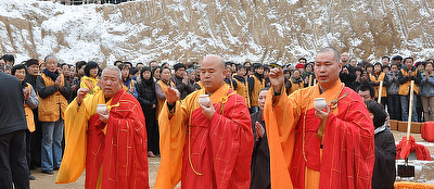 楞严寺求签，一场跨越时空的仪式,寺庙,祈福,第1张