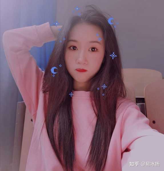 水瓶座今日运势，智慧与沟通的双子座女士,事业,挑战,合作,第1张