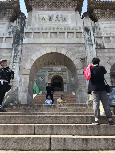 南山寺的香火与祈福,象征,挑战,寺庙,第1张