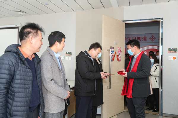 2017年初八开工吉时，传统节日与现代发展的融合,象征,吉时,第1张