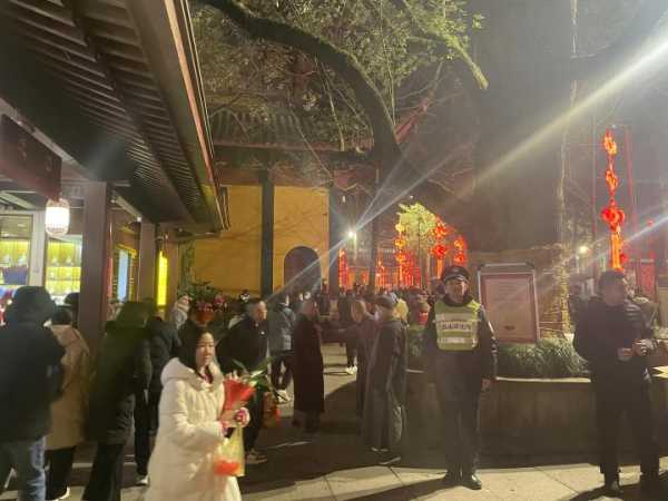 灵顺寺,古老神韵依旧,求签祈福仍盛行,你还能体验传统文化魅力吗?,挑战,求签,寺庙,第1张 灵顺寺,古老神韵依旧,求签祈福仍盛行,你还能体验传统文化魅力吗?,挑战,求签,寺庙,第1张