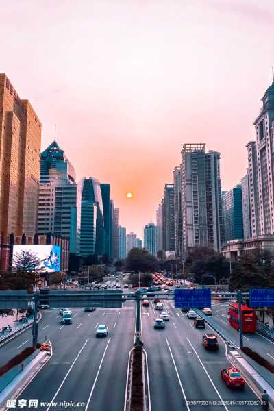 马路摆摊算命的人叫什么，一个城市街头的神秘,命运,算命,能量,第1张
