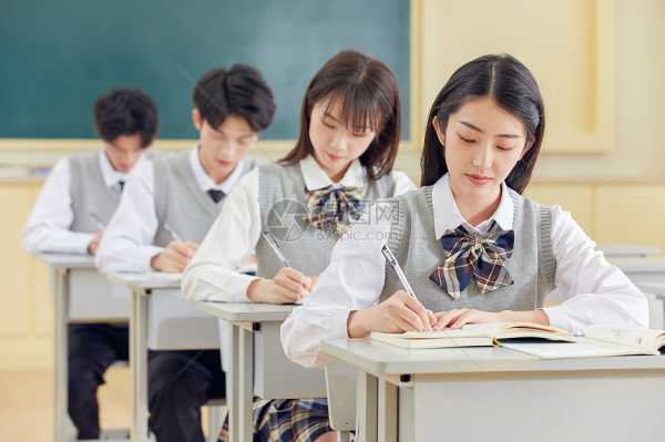 学生梦见摘枣预示什么，周公解梦新解读,象征,挑战,解梦,第1张