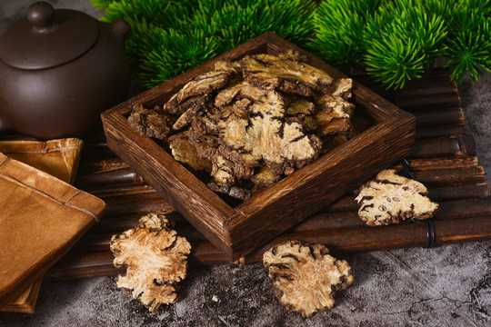 梦见川芎，预示健康与幸福的解梦解析,象征,事业,挑战,第1张