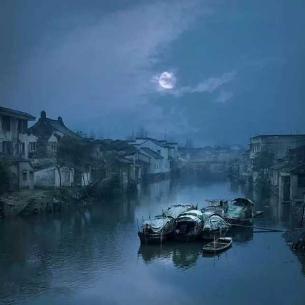 明月楼前的池，一段人的隐喻,象征,光明,与和谐,第1张