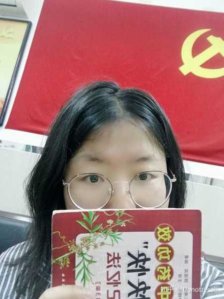 好，用户让我写一篇关于说生肖运势的文章，标题和内容都要写。首先，我需要确定标题，要吸引人又相关。考虑到生肖运势和日常生活的关，标题可以是生肖运势，每天都在说的神秘密码,象征,命运,事业,第1张
