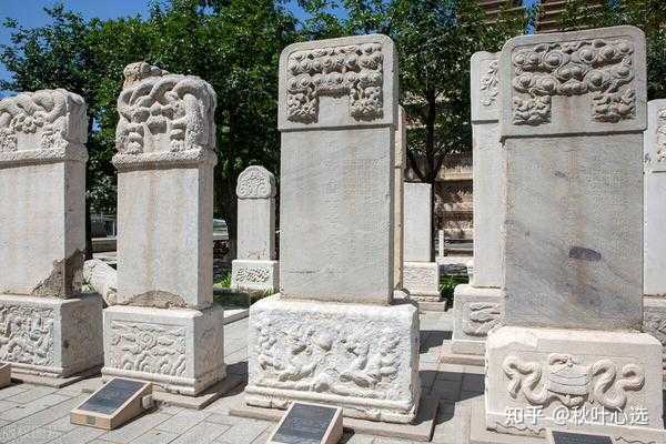 好，用户让我写一篇关于墓地号码吉凶的文章，首先得确定标题。标题要吸引人，可能用一些的字，比如墓地号码吉凶，解开死亡之谜的 secrets之类的,象征,命运,挑战,第1张