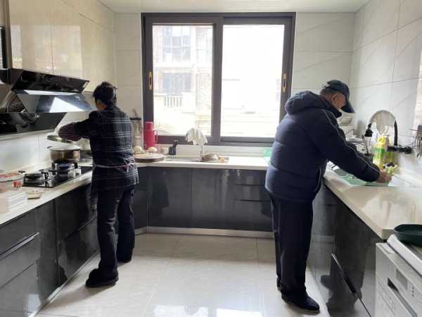 好，用户让我写一篇关于家养乌龟的文章，标题和内容都要写。首先，我需要确定标题，得吸引人又相关。可能用家养乌龟，中的智慧之选这样的标题，既点出了主题，又有一定的吸引力,象征,风水布局,风水,第1张