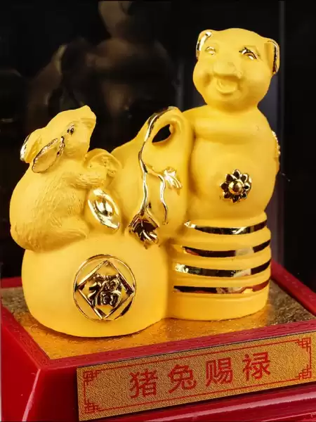 好，用户让我写一篇关于属羊人在正月二十二的生肖运势的文章。首先，我需要确定文章的标题，得简洁有力，又能体现主题。考虑到属羊人通常被称为金羊，所以标题可以是金羊正月二十二运势解析,命运,事业,挑战,第1张