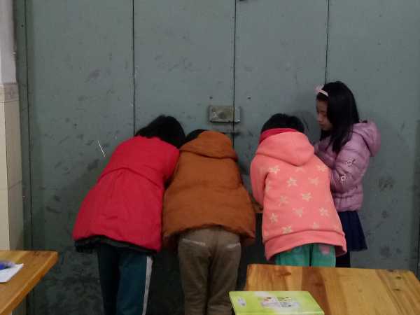 好，用户让我写一篇关于13日生肖运势的文章，关键词是13日生肖运势方位。首先，我需要确定文章的标题，是内容，不少于832个字,挑战,希望,装饰品,第1张