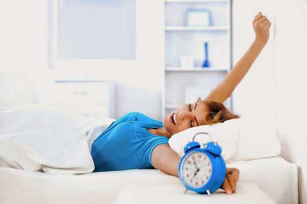 wake up to a dog:what it means in your dream,梦中被狗叫醒的象征意义,梦中被狗叫醒的情感解读,第1张