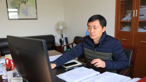 好,用户让我写一篇关于田里遇到天鹅的预兆和解梦文章。首先,我需要确定文章的标题,得吸引人又相关。,内容部分要详细,不少于861个字,涵盖预兆和解梦两个方面,象征,事业,挑战,第1张 好,用户让我写一篇关于田里遇到天鹅的预兆和解梦文章。首先,我需要确定文章的标题,得吸引人又相关。,内容部分要详细,不少于861个字,涵盖预兆和解梦两个方面,象征,事业,挑战,第1张
