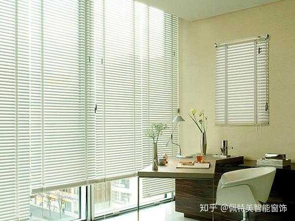 好，用户让我写一篇关于窗帘颜色寓意和的文章。首先，我需要确定一个吸引人的标题，可能用窗帘颜色，解读奥秘，开启幸福生活之门这样的标题，既点明主题，又有一定的吸引力,象征,希望,能量,第1张