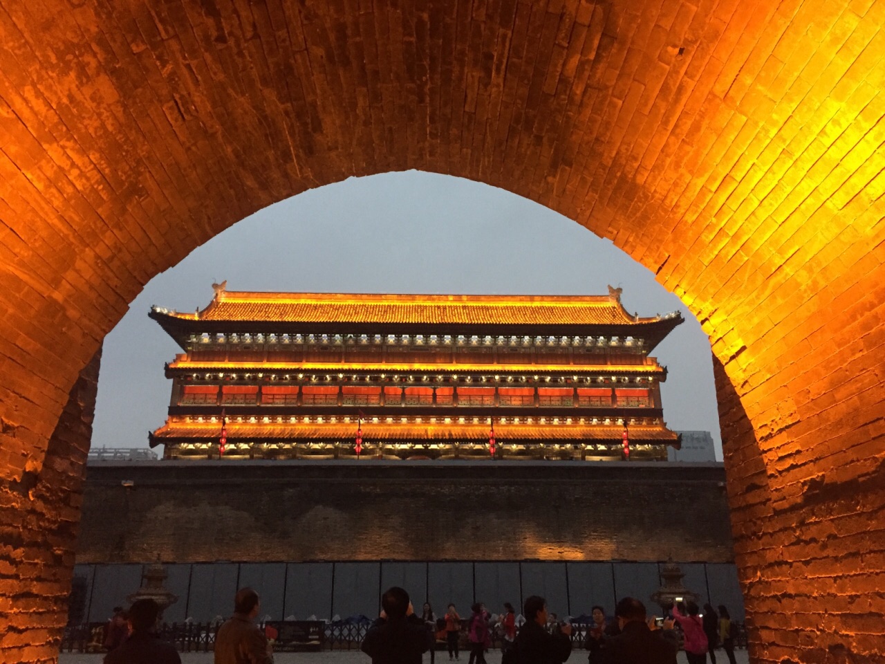 南门挂画讲究,选择适合的画幅和图案,象征,希望,气场,第1张 南门挂画讲究,选择适合的画幅和图案,象征,希望,气场,第1张