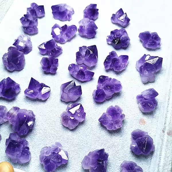 紫水晶簇的正确摆放时间与智慧,象征,希望,八字,第1张 紫水晶簇的正确摆放时间与智慧,象征,希望,八字,第1张