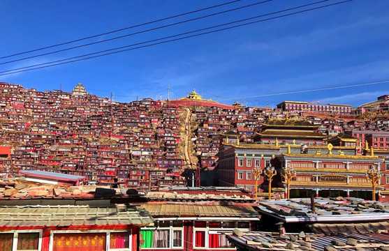 梦见红色房子,解读周公解梦的深层含义,象征,挑战,希望,第1张 梦见红色房子,解读周公解梦的深层含义,象征,挑战,希望,第1张