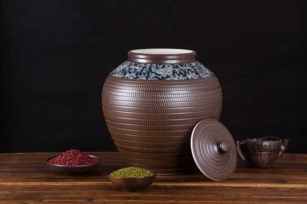 好，用户让我写一篇关于米缸摆在什么地方好的文章。首先，我需要确定文章的标题，标题要吸引人，同时包含关键词米缸。考虑到米缸和的关，标题可以是米缸，最佳摆放位置及注意事项,象征,希望,气场,第1张