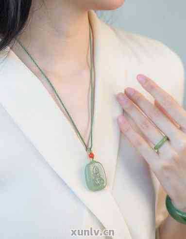 八字算命佩戴玉佩的讲究与选择,象征,命运,事业,第1张 八字算命佩戴玉佩的讲究与选择,象征,命运,事业,第1张