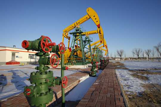 接下来,我得分析抽油这个词语的含义。抽油通常指从油层中提取石油的过程,但在里可能有比喻意义,比如比喻精炼、提炼。结合做梦,可能是在表达通过梦来提炼智慧或解决问题,象征,事业,挑战,第1张 接下来,我得分析抽油这个词语的含义。抽油通常指从油层中提取石油的过程,但在里可能有比喻意义,比如比喻精炼、提炼。结合做梦,可能是在表达通过梦来提炼智慧或解决问题,象征,事业,挑战,第1张