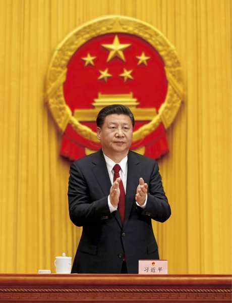 好，用户让我写一篇关于十二星座的文章，关键词是按算命。首先，我需要确定文章的标题，得吸引人又相关。，内容部分要不少于950字，涵盖星座的起源、性格分析、命理学应用以及算命的注意事项,象征,事业,挑战,第1张