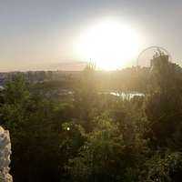 接下来，我得考虑的布局。的位置通常在房子的后方，可能与主卧室或重要房间相对，所以摆放沙发的位置需要考虑气场的平衡。沙发本身是家庭中重要的家具，摆放不当可能会影响整体的运势,希望,气场,风水布局,第1张