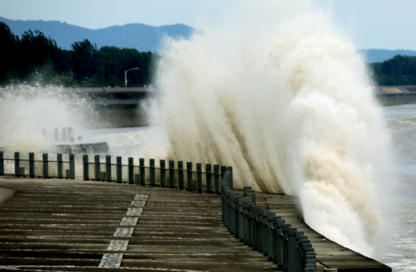 潮汛钓鱼,揭秘潮汐变化对的影响及其原因,气场,风水,第1张 潮汛钓鱼,揭秘潮汐变化对的影响及其原因,气场,风水,第1张