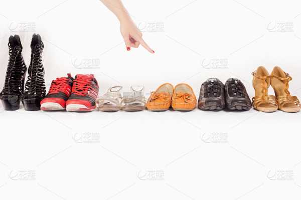 鞋子颜色解析，如何选择适合你的鞋子颜色，提升运势与魅力,象征,事业,希望,第1张
