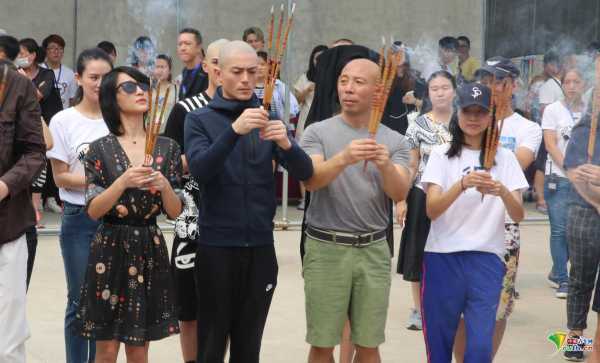 剧组开机吉时,揭开影视制作序幕的神秘面纱,象征,命运,事业,第1张 剧组开机吉时,揭开影视制作序幕的神秘面纱,象征,命运,事业,第1张