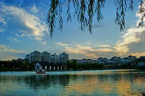 临泉城隍庙求签解惑,费用全揭秘,之旅不再迷茫,求签,文化传承,祈福,第1张 临泉城隍庙求签解惑,费用全揭秘,之旅不再迷茫,求签,文化传承,祈福,第1张