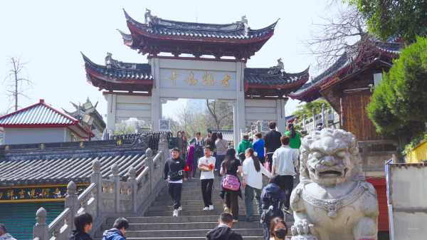 探秘鸡鸣寺,能求签吗?带你走进古老的祈福文化,象征,事业,求签,第1张 探秘鸡鸣寺,能求签吗?带你走进古老的祈福文化,象征,事业,求签,第1张