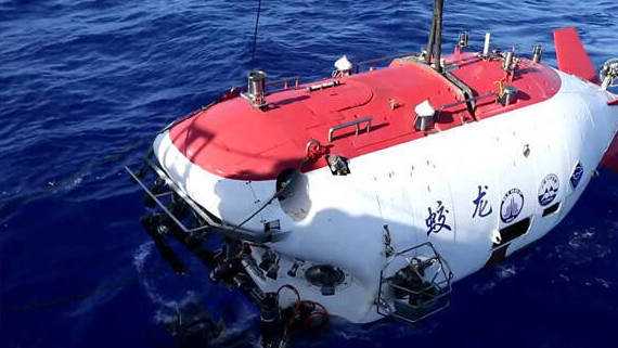 梦到蛟龙，揭秘梦境中的神秘蛟龙寓意与解梦指南,象征,事业,挑战,第1张