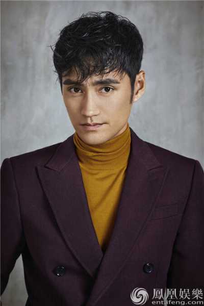 袁弘被粉丝要求签名，热情互动展现偶像魅力,事业,求签,第1张