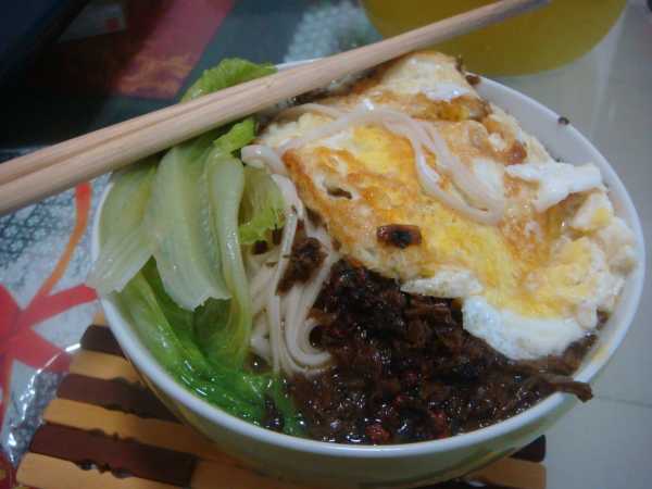 梦见煮挂面，揭秘梦境中的预兆与寓意,象征,事业,挑战,第1张