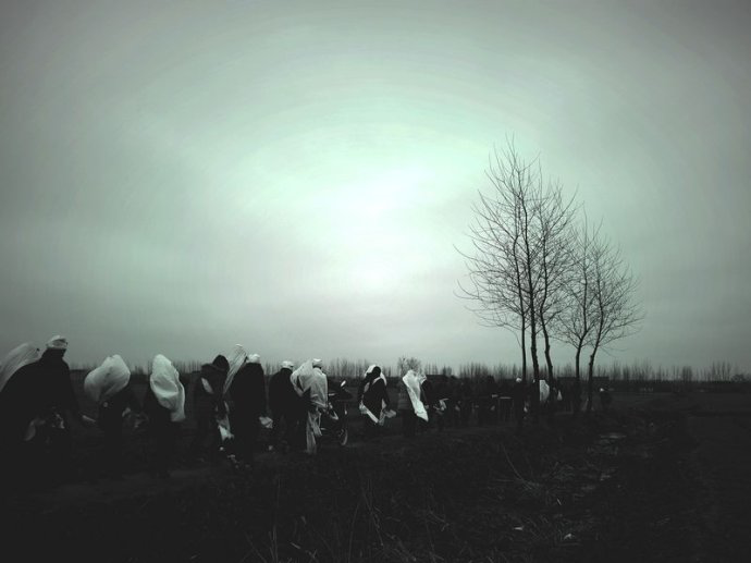 梦见大队送葬，揭秘梦境中的预示与解梦技巧,事业,挑战,解梦,第1张