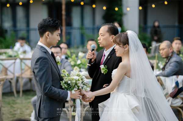 中午结婚吉时探秘,揭秘中午婚礼的最佳时辰,事业,希望,八字,第1张 中午结婚吉时探秘,揭秘中午婚礼的最佳时辰,事业,希望,八字,第1张