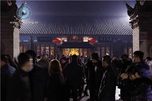 探寻宫求签拜神之地，感受古老文化的神秘魅力,求签,解读,第1张