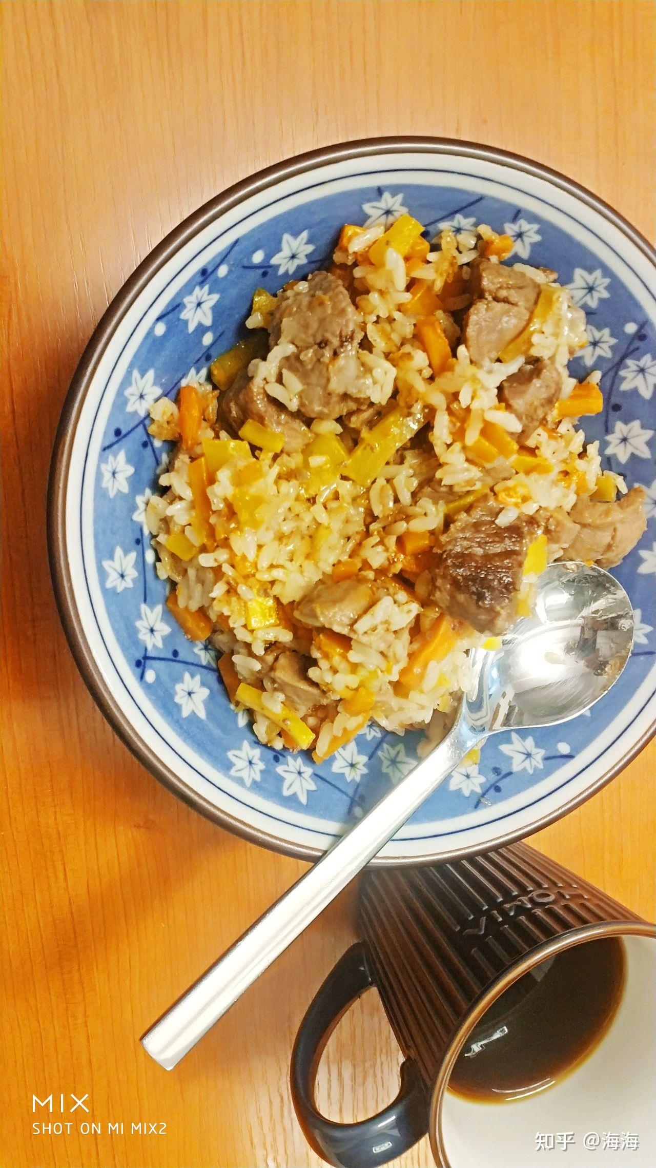 梦到吃抓饭，揭秘梦境中的预兆与寓意,象征,事业,解梦,第1张